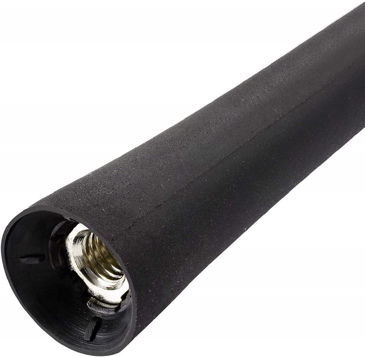 Close-up of the durable, weather-resistant rubber exterior and the high-conductivity copper core that ensures stable signal performance