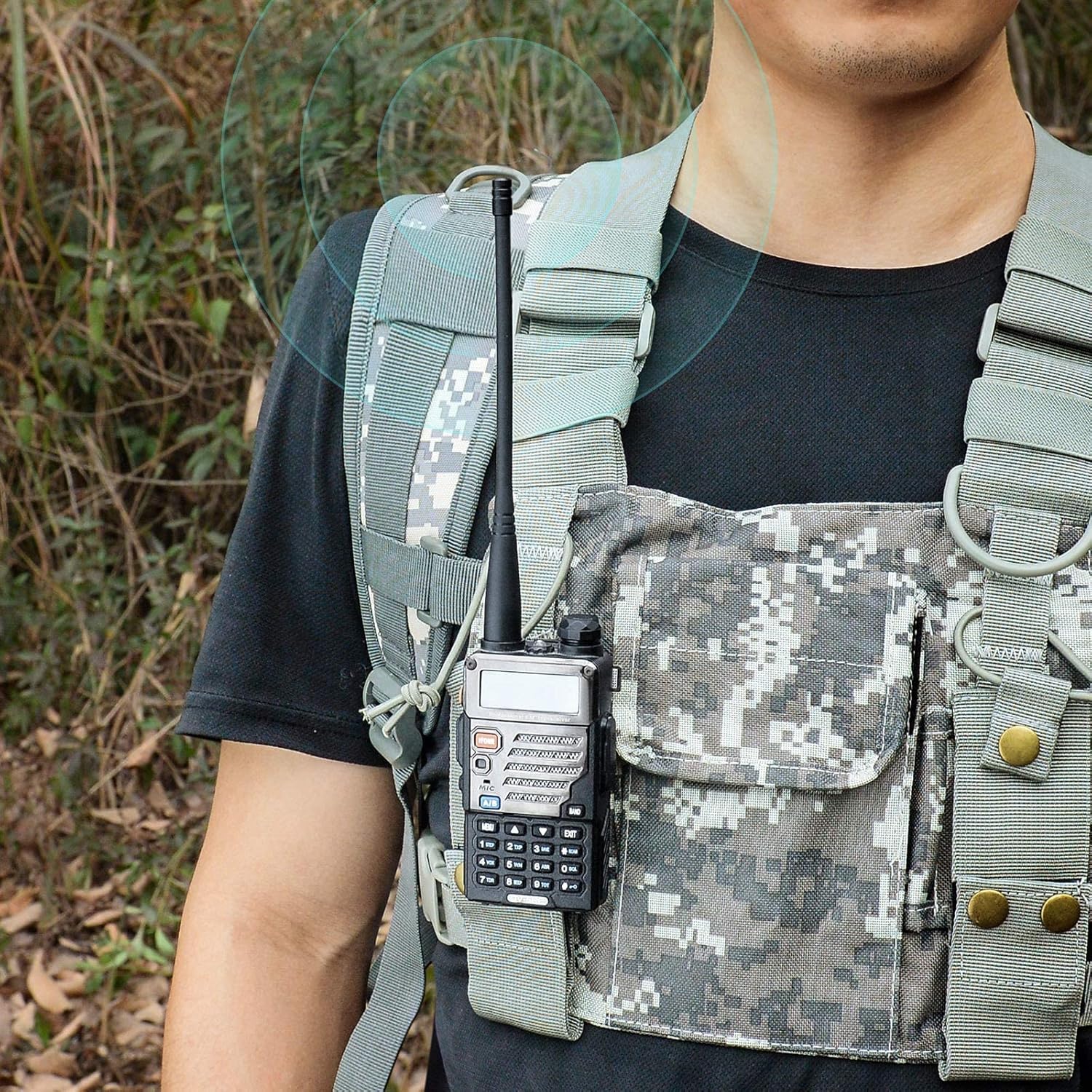 Flexible antenna installed on a Baofeng handheld walkie-talkie, demonstrating fitment